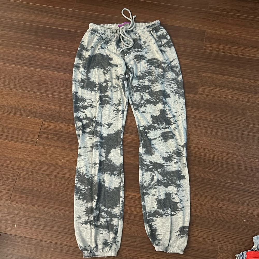 Jac Parker marble sweatpants